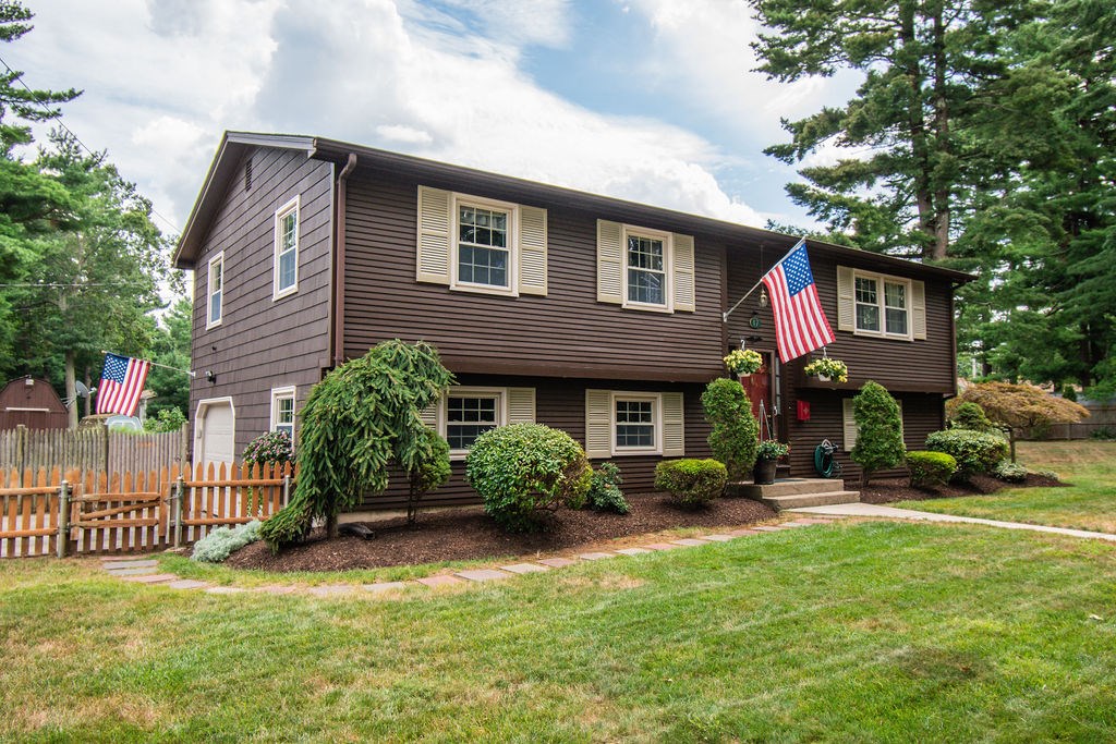 17 Harrington Road Coventry, RI 02816 - Photo 1 of 27