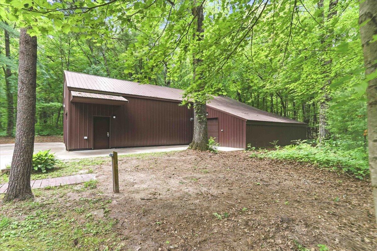 N9261 Perkins Road Farmington, WI 54644 - Photo 53 of 70 Garage