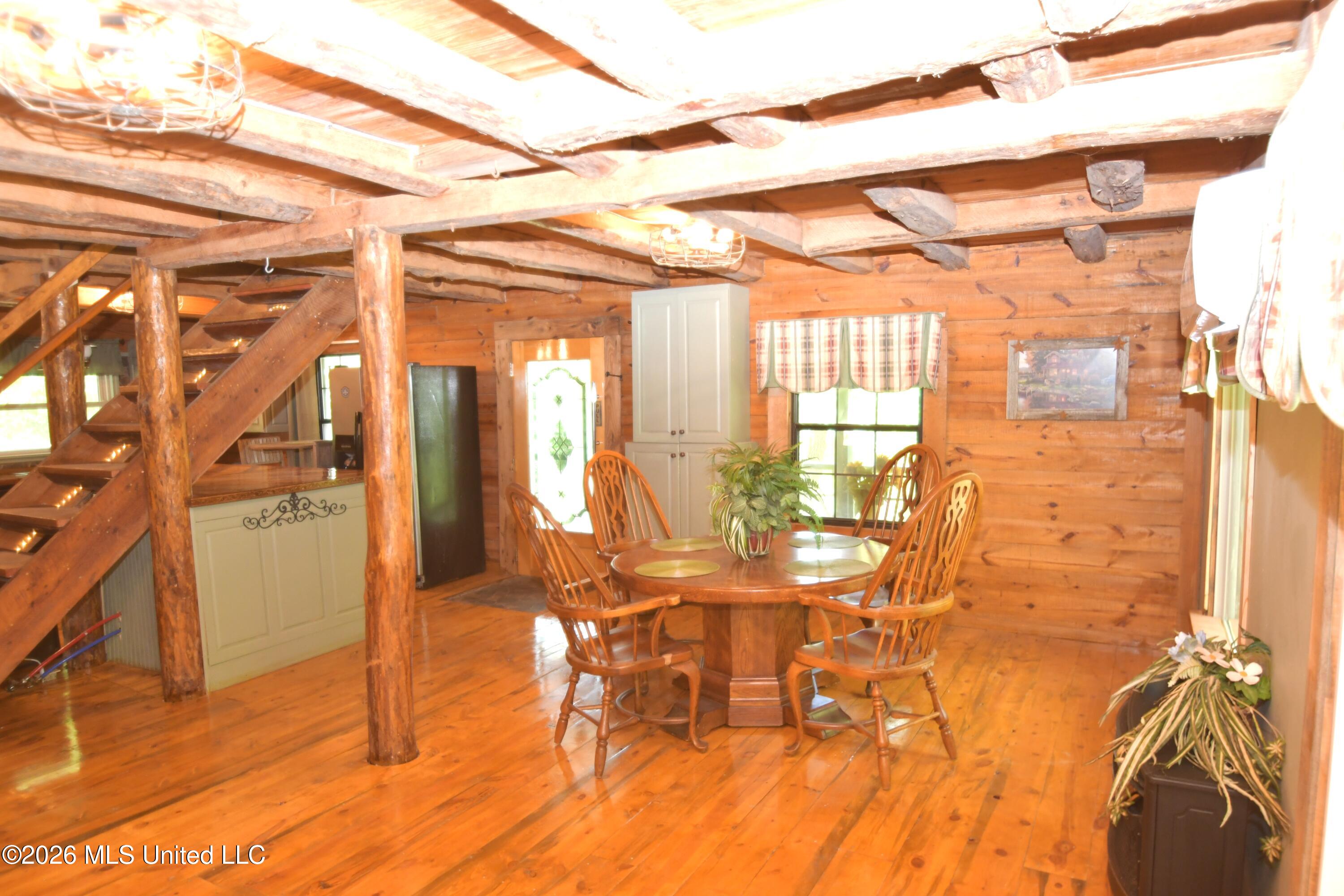 180 Red Oak Road Ashland, MS 38603 - Photo 10 of 33 Great Room/Dining Area