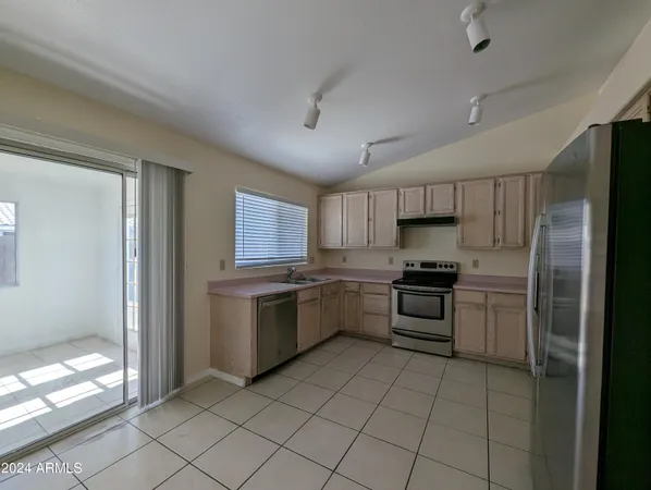 $1,998 | 11941 North 69th Avenue, Peoria, AZ 85345