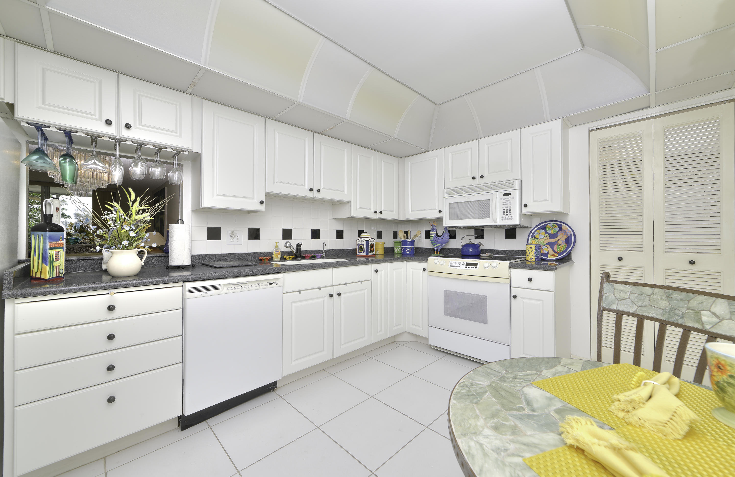 6300 Northwest 2nd Avenue, Unit 308 Boca Raton, FL 33487 - Photo 1 of 38 Kitchen