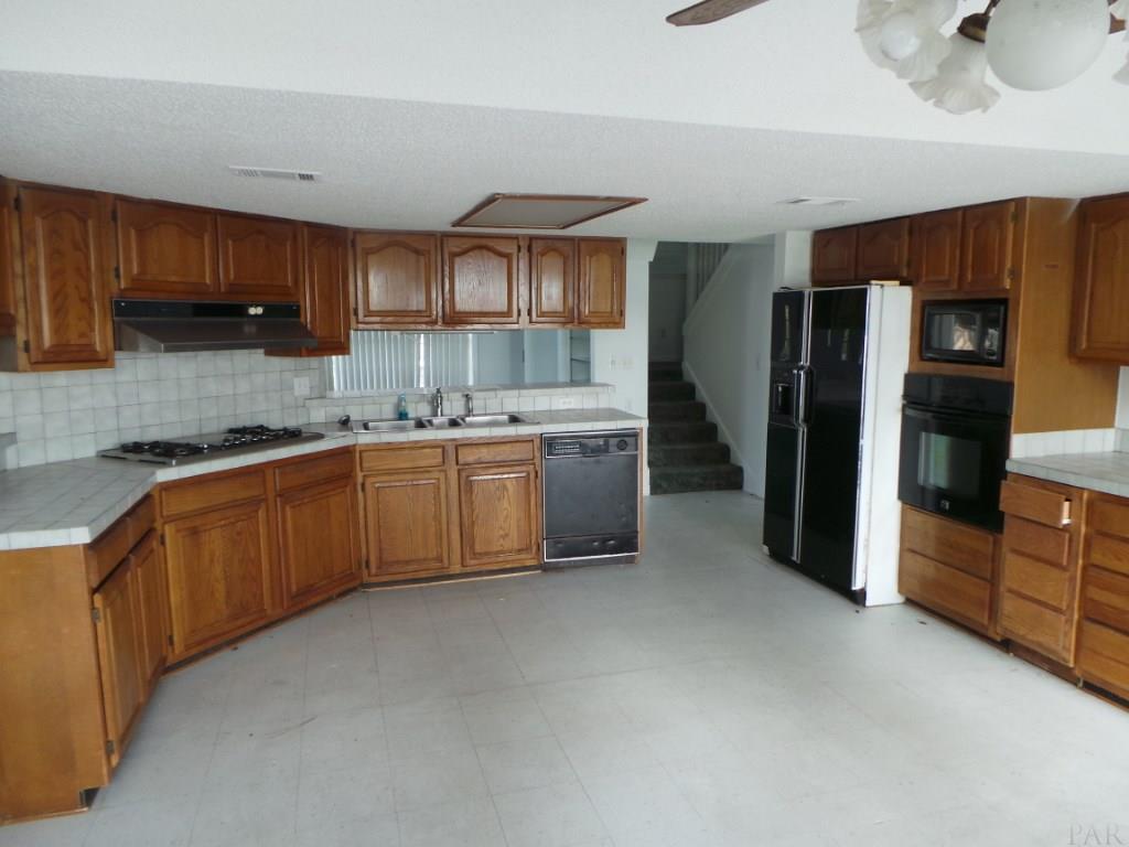 3015 Holley Point Road Navarre, FL 32566 - Photo 5 of 16 Gallery Image 5