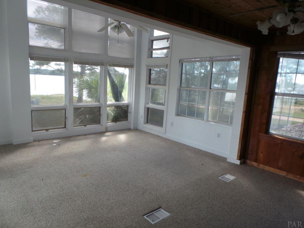 3015 Holley Point Road Navarre, FL 32566 - Photo 7 of 16 Gallery Image 7