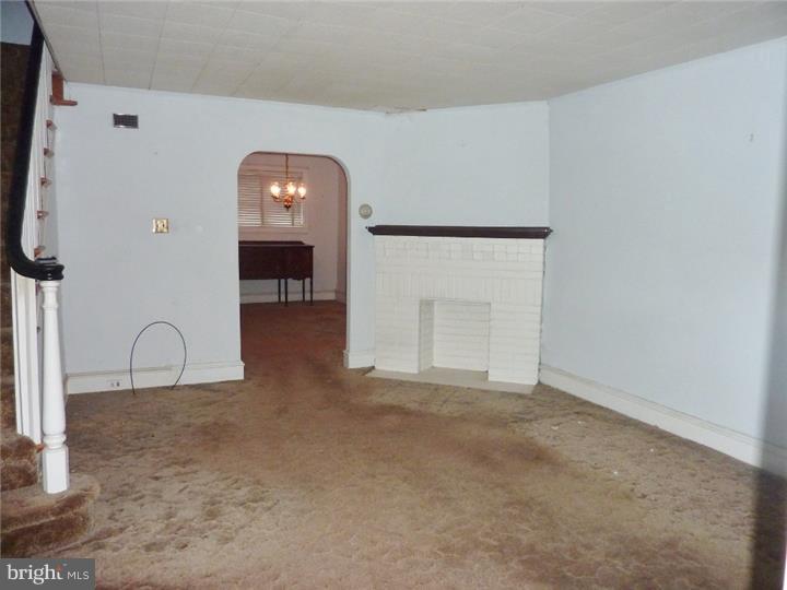 716 Copley Road Upper Darby, PA 19082 - Photo 3 of 15 Living Room