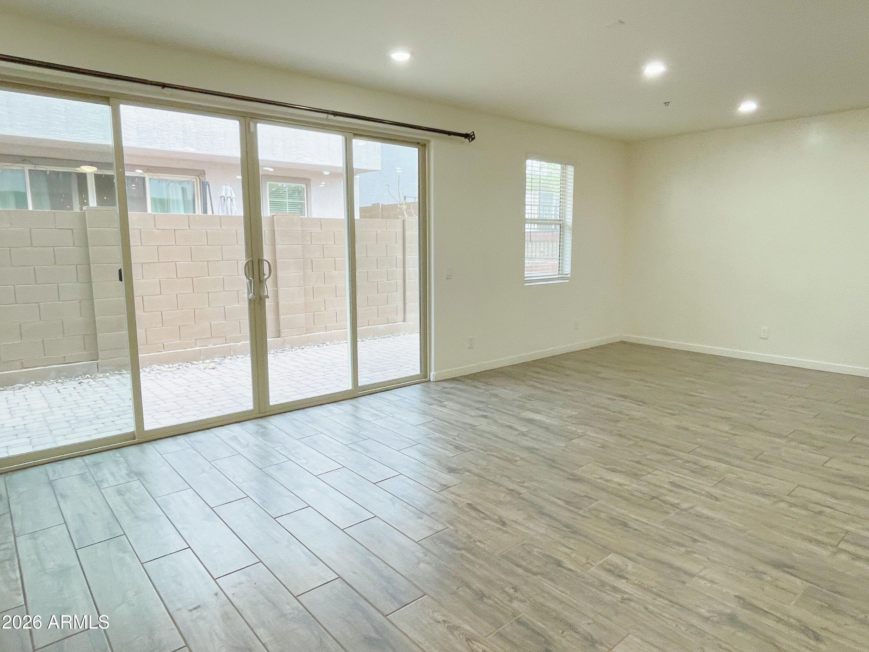 17155 North 9th Place Phoenix, AZ 85022 - Photo 5 of 41