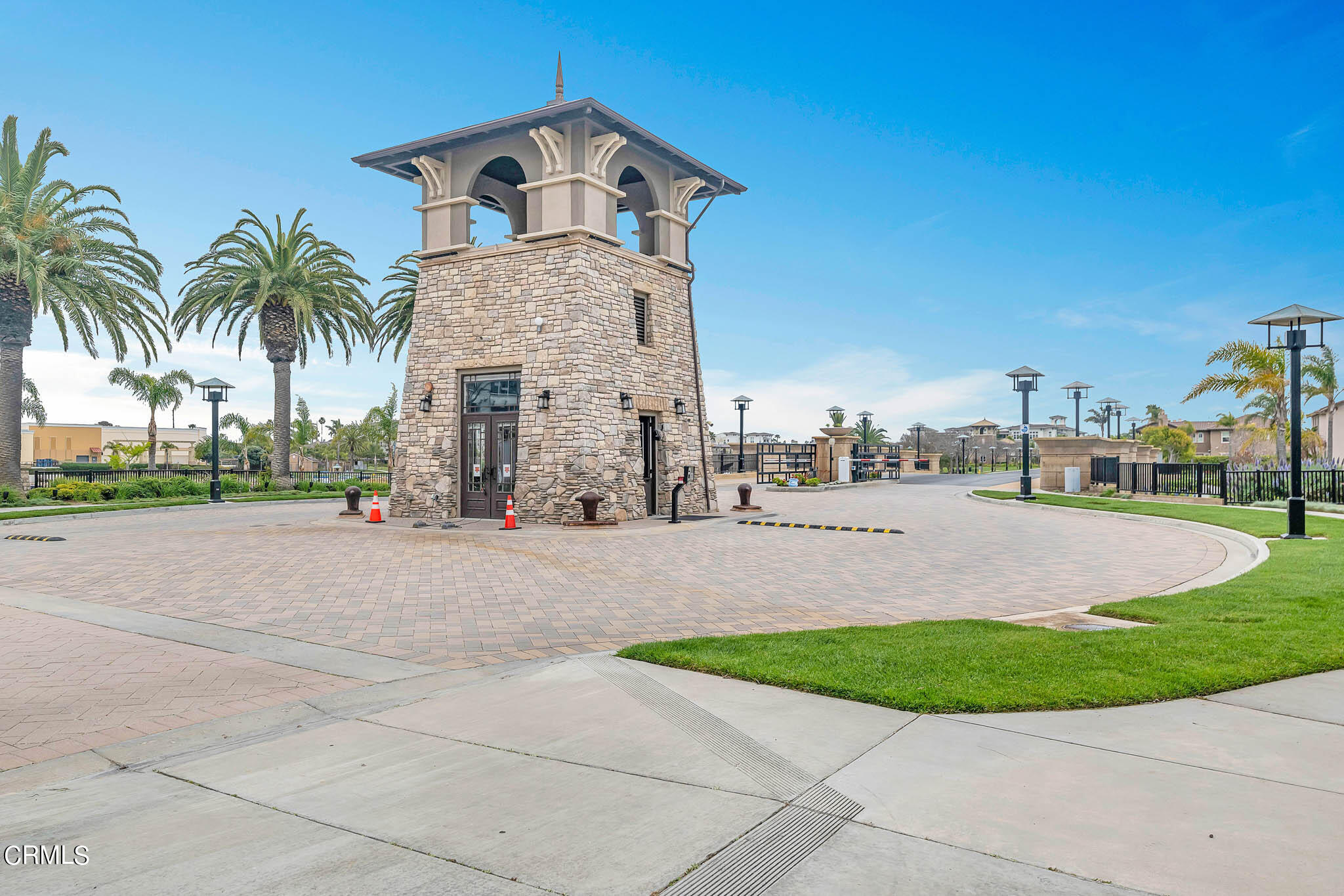 1465 Donegal Way Oxnard, CA 93035 - Photo 43 of 45 a front view of multiple houses with yard