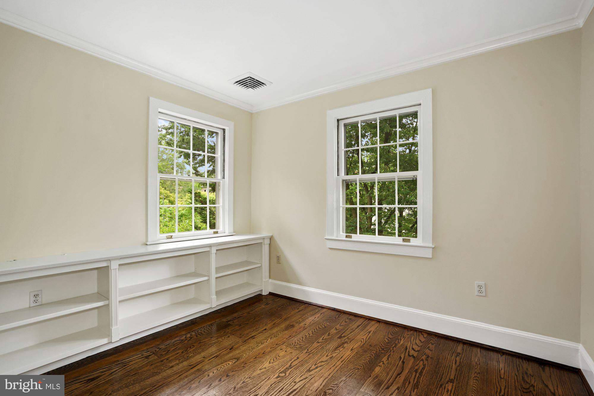 2468 Belmont Road Northwest Washington, DC 20008 - Photo 20 of 28 Bedroom