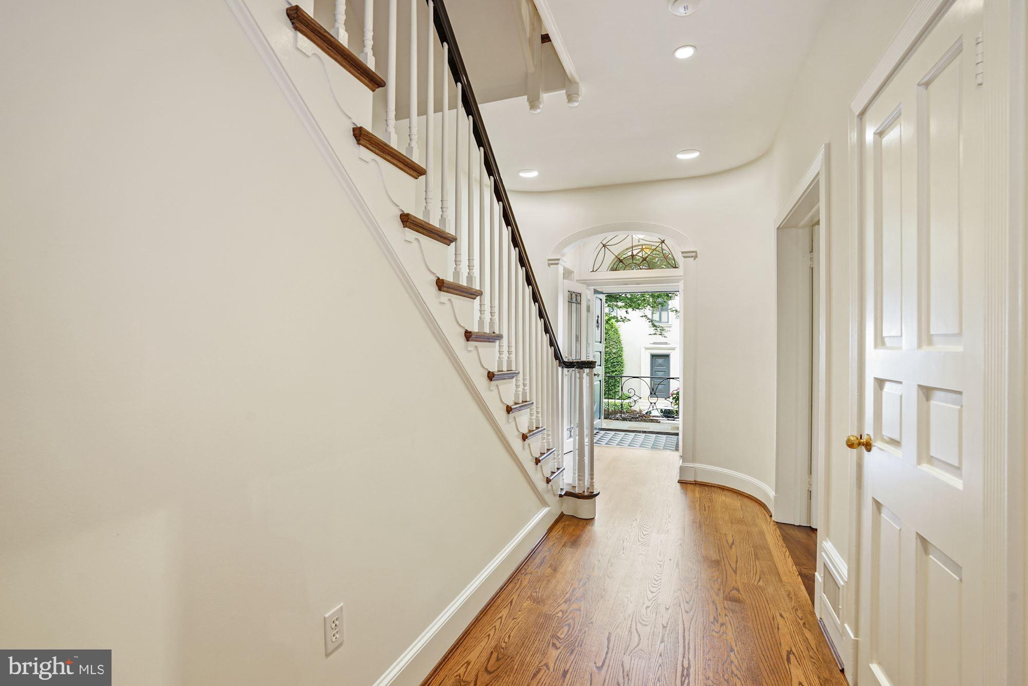 2468 Belmont Road Northwest Washington, DC 20008 - Photo 4 of 28 Entry foyer and hallway - 9'4" ceilings