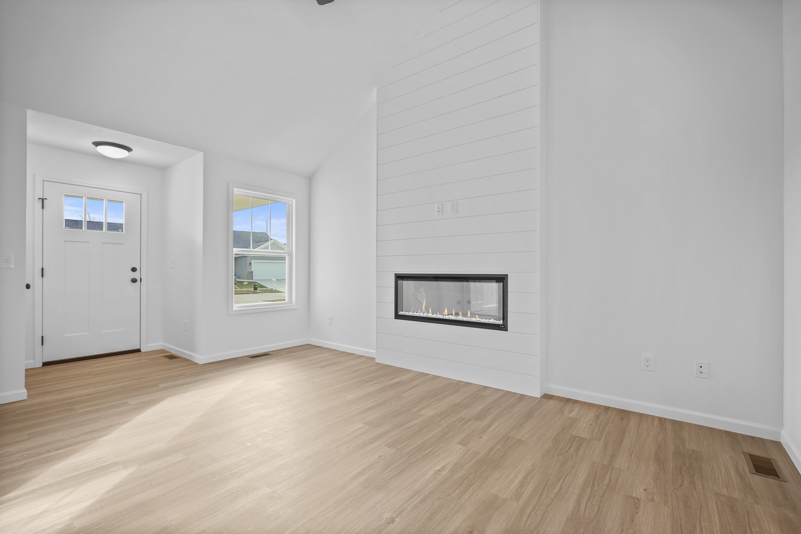 3 Eric Court Bloomington, IL 61705 - Photo 13 of 29 an empty room with windows and closet