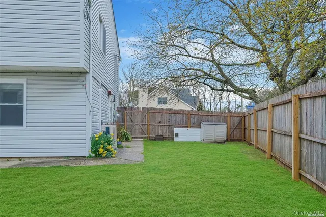 $3,000 | 4 Hudson Avenue, Unit BOTTOM, Sayville, NY 11782