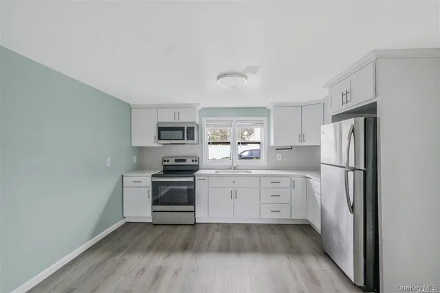 $3,000 | 4 Hudson Avenue, Unit BOTTOM, Sayville, NY 11782