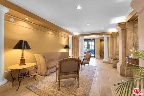 $1,450,000 | 128 North Swall Drive, Unit PH6, Los Angeles, CA 90048