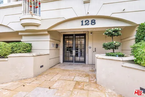 $1,450,000 | 128 North Swall Drive, Unit PH6, Los Angeles, CA 90048