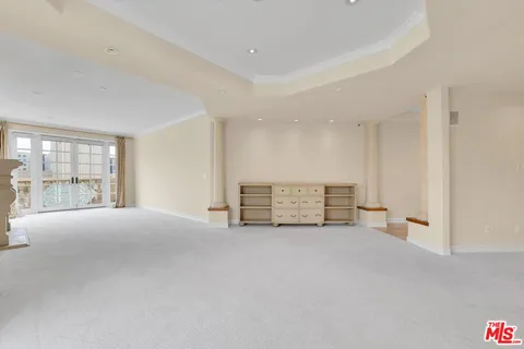 $1,450,000 | 128 North Swall Drive, Unit PH6, Los Angeles, CA 90048