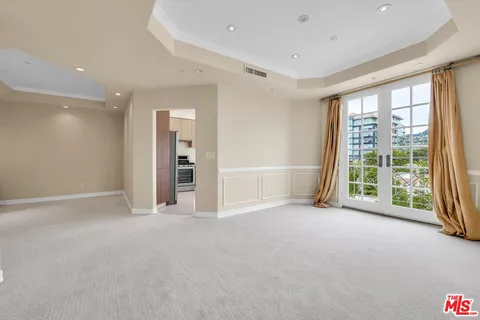 $1,450,000 | 128 North Swall Drive, Unit PH6, Los Angeles, CA 90048