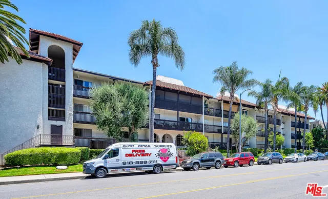$3,100 | 5334 Lindley Avenue, Unit 109, Encino, CA 91316