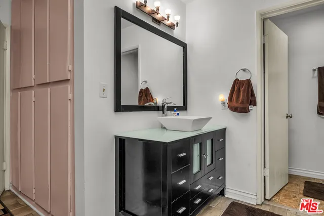 $3,100 | 5334 Lindley Avenue, Unit 109, Encino, CA 91316