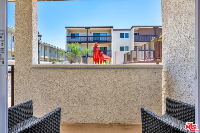 $3,100 | 5334 Lindley Avenue, Unit 109, Encino, CA 91316