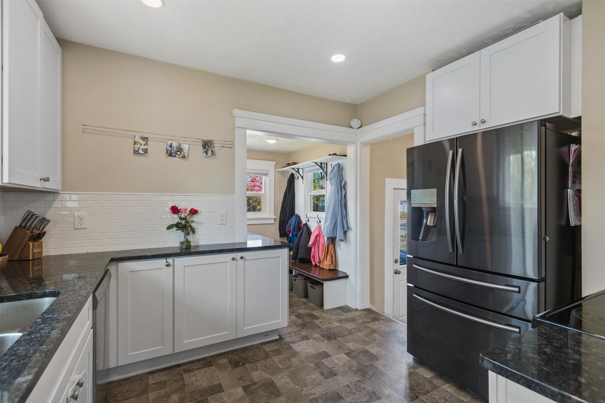 719 North University Road Spokane Valley, WA 99206 - Photo 11 of 31
