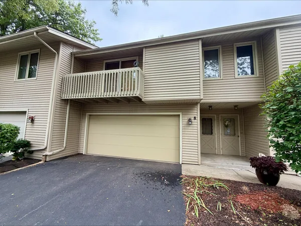 $170,000 | 4689 High Point Drive, Unit 8, Rockford, IL 61114