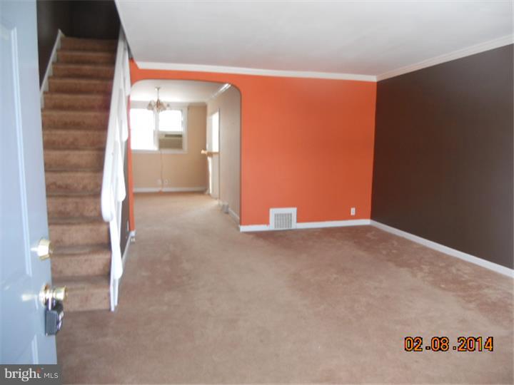 3212 Fordham Road Philadelphia, PA 19114 - Photo 2 of 24 Living Room