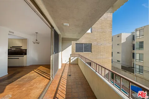 $650,000 | 1300 Midvale Avenue, Unit 408, Los Angeles, CA 90024