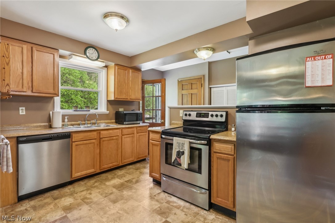 7955 Munson Road Mentor, OH 44060 - Photo 20 of 47 Oversized kitchen with laundry access.