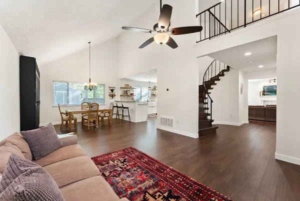 $515,000 | 9 Lilium Court, The Woodlands, TX 77380