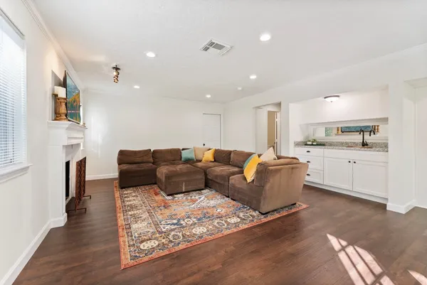 $515,000 | 9 Lilium Court, The Woodlands, TX 77380