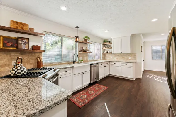 $515,000 | 9 Lilium Court, The Woodlands, TX 77380