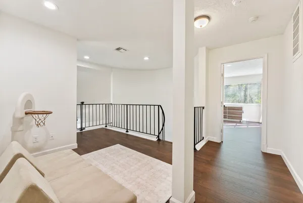 $515,000 | 9 Lilium Court, The Woodlands, TX 77380