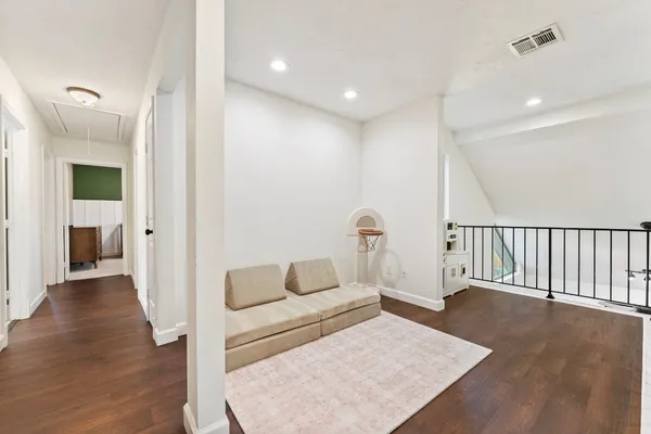$515,000 | 9 Lilium Court, The Woodlands, TX 77380