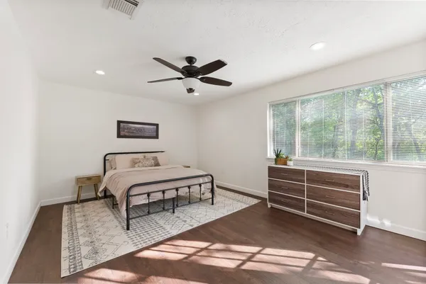 $515,000 | 9 Lilium Court, The Woodlands, TX 77380
