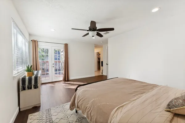 $515,000 | 9 Lilium Court, The Woodlands, TX 77380