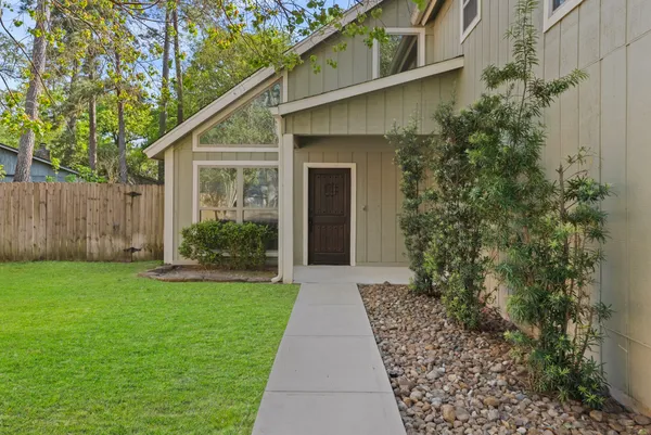 $515,000 | 9 Lilium Court, The Woodlands, TX 77380