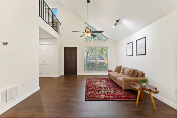 $515,000 | 9 Lilium Court, The Woodlands, TX 77380