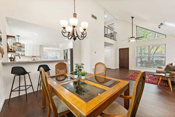 $515,000 | 9 Lilium Court, The Woodlands, TX 77380