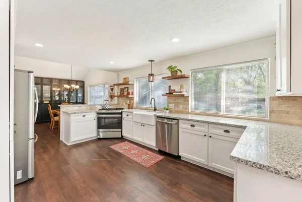 $515,000 | 9 Lilium Court, The Woodlands, TX 77380