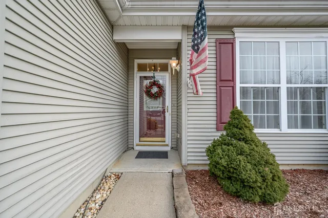 a entryway view with a outdoor space