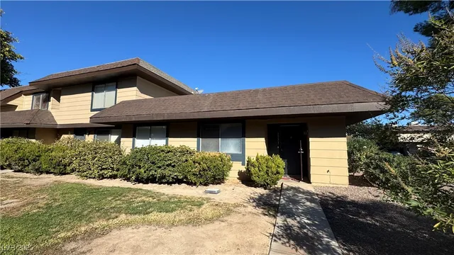 $1,600 | 6151 Meadow Vista Lane, Las Vegas, NV 89103