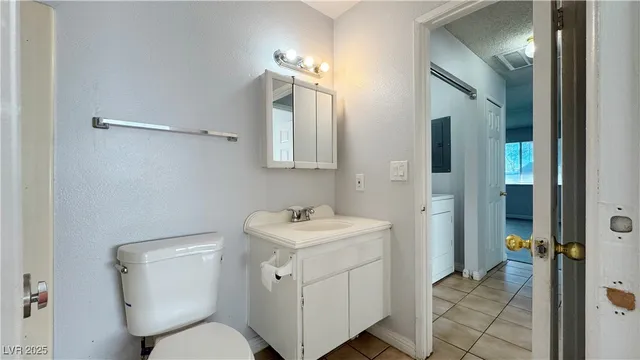 $1,600 | 6151 Meadow Vista Lane, Las Vegas, NV 89103