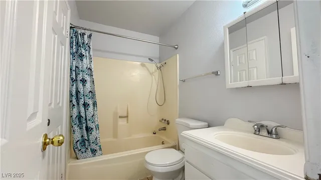 $1,600 | 6151 Meadow Vista Lane, Las Vegas, NV 89103