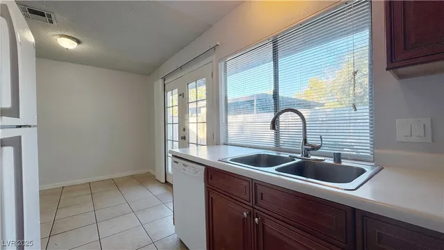 $1,600 | 6151 Meadow Vista Lane, Las Vegas, NV 89103