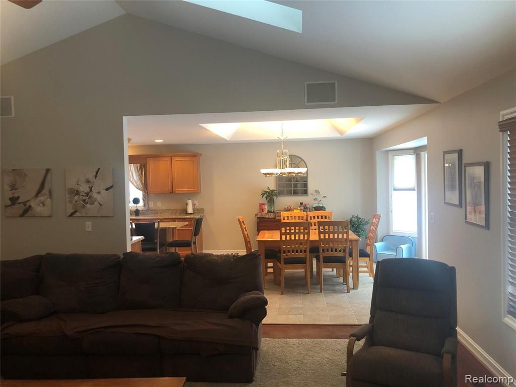 22702 Brantingham Road Macomb, MI 48044 - Photo 23 of 61