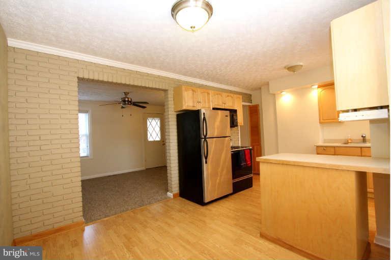 17 Bayship Road Baltimore, MD 21222 - Photo 11 of 30 Kitchen