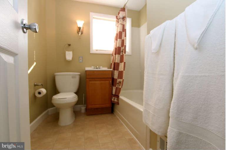 17 Bayship Road Baltimore, MD 21222 - Photo 14 of 30 Bath