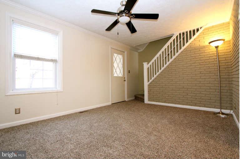 17 Bayship Road Baltimore, MD 21222 - Photo 3 of 30 Living Room