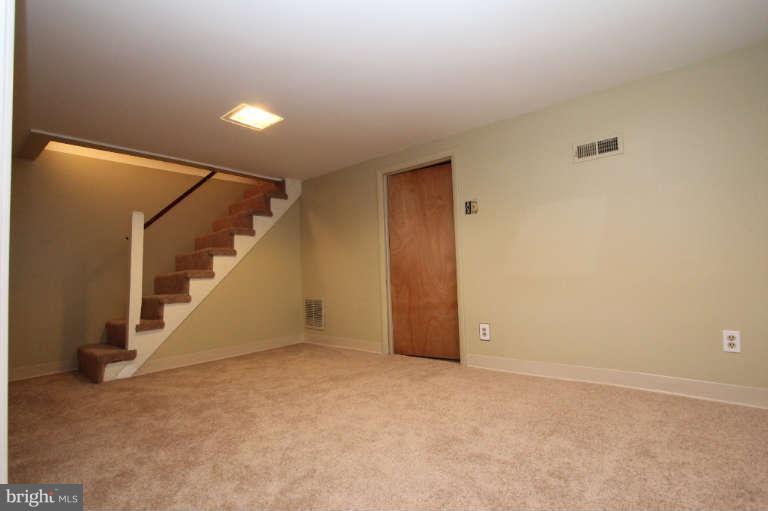 17 Bayship Road Baltimore, MD 21222 - Photo 22 of 30 Family Room