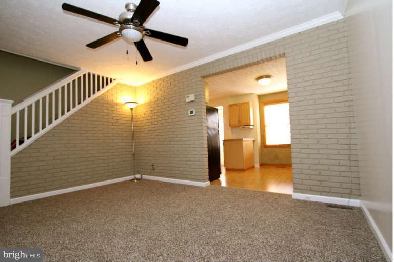 17 Bayship Road Baltimore, MD 21222 - Photo 5 of 30 Living Room