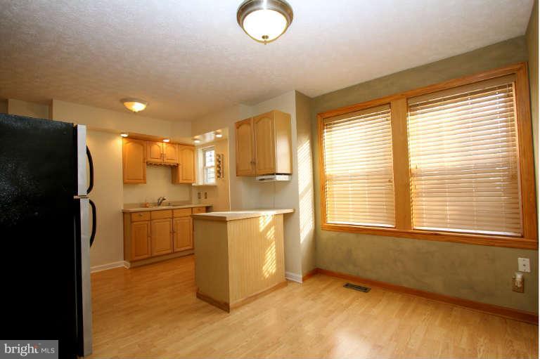 17 Bayship Road Baltimore, MD 21222 - Photo 6 of 30 Kitchen